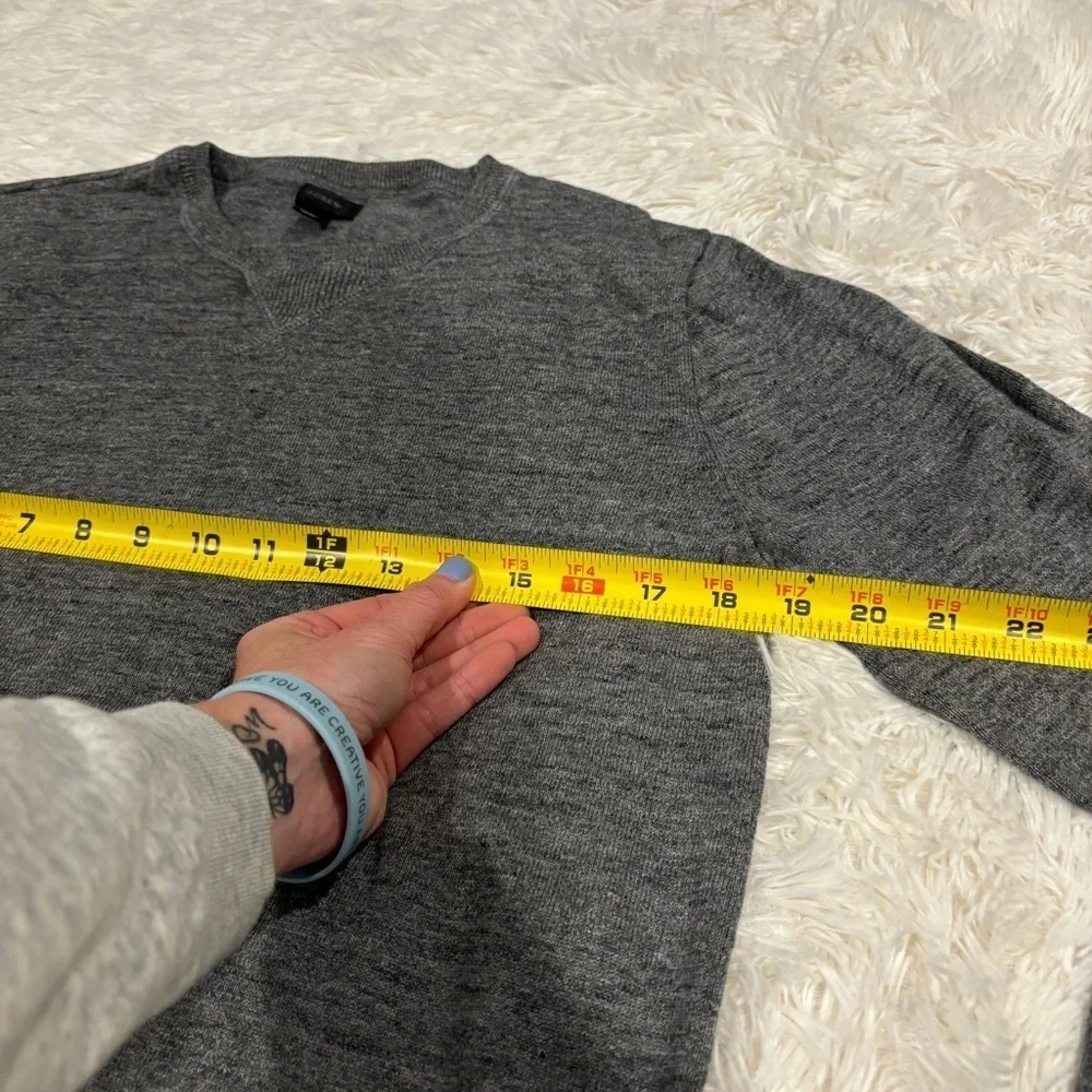 J. Crew Men’s Cotton Crew Neck Raglan Sweater Gray Size Small